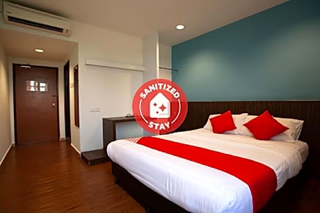 OYO 89487 Space Hotel