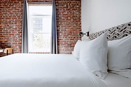 Loft Queen