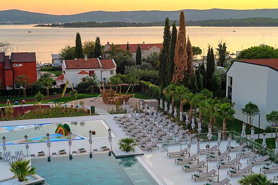 Molum Hotel & Residences