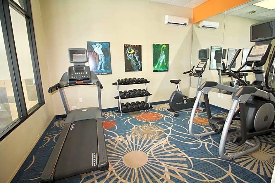 Days Inn & Suites by Wyndham La Crosse-Onalaska