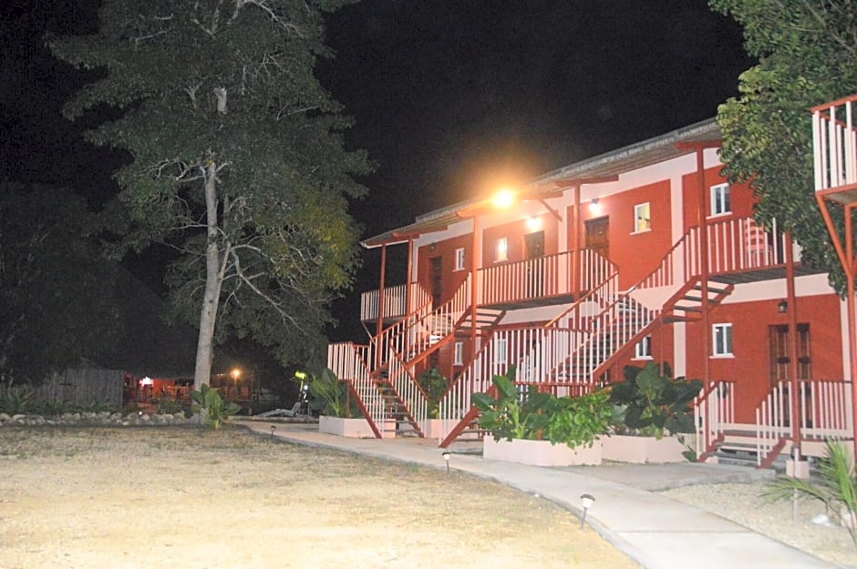 Lamanai Landings Hotel and Marina