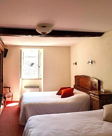 Triple Room with Private Bathroom