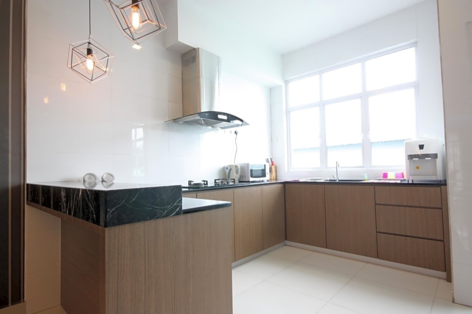 New Luxury Shamrock Beach Villas Seaview