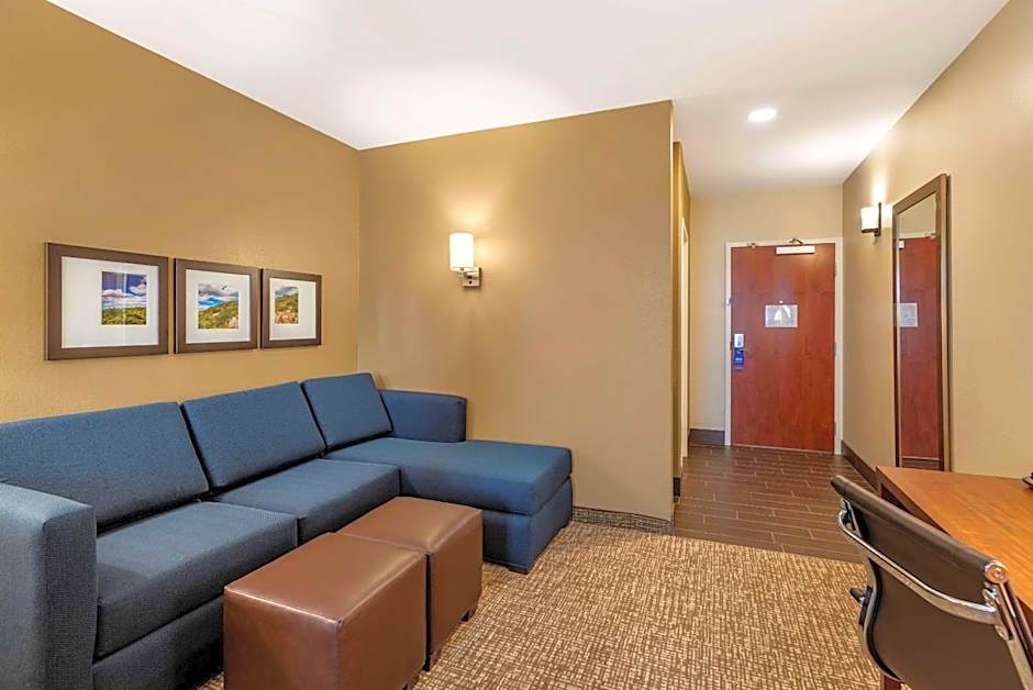 Comfort Inn & Suites