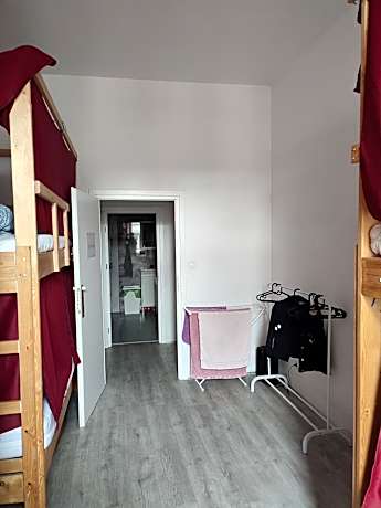 Bed in 6-Bed Mixed Dormitory Room