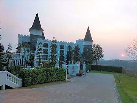 The Castell Khaokho by Apple&Win