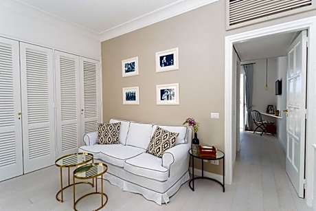 Suite with Sea View - Separate Building