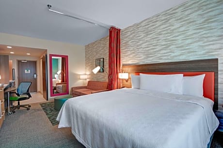 1 King Bed Studio Suite Nonsmoking