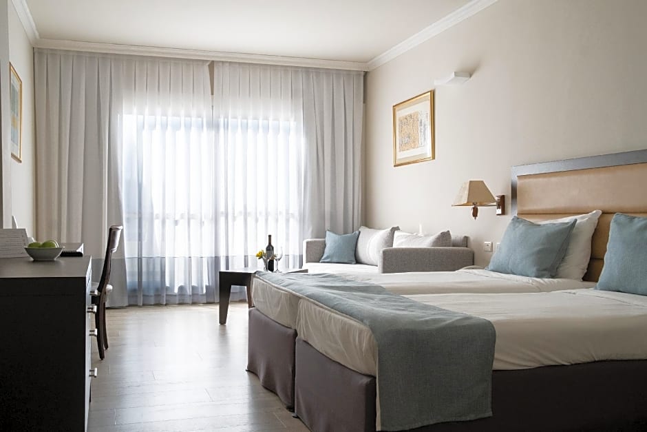 Kfar Maccabiah Hotel & Suites                                                                   