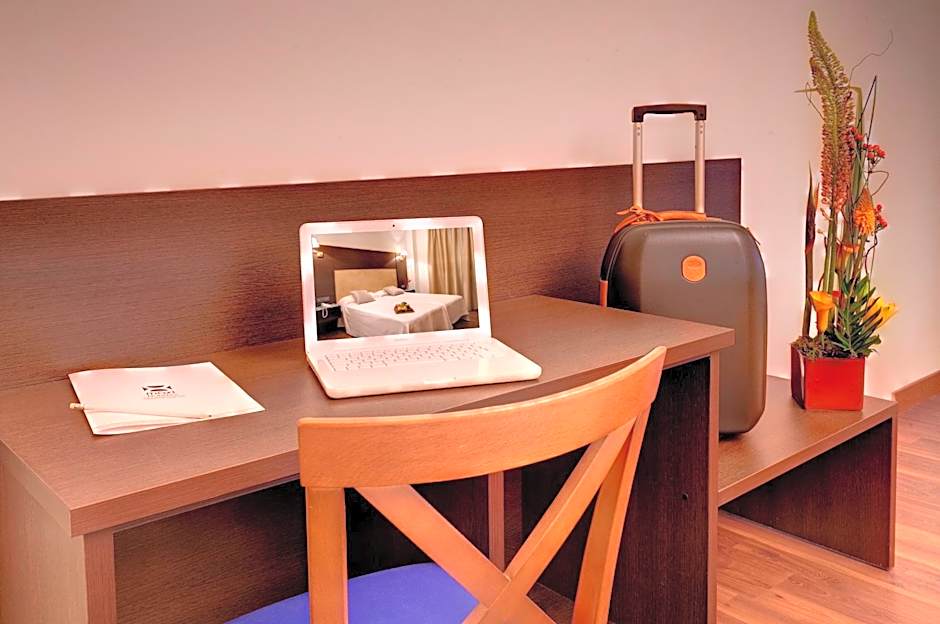 Hotel Madrid Torrejon Plaza