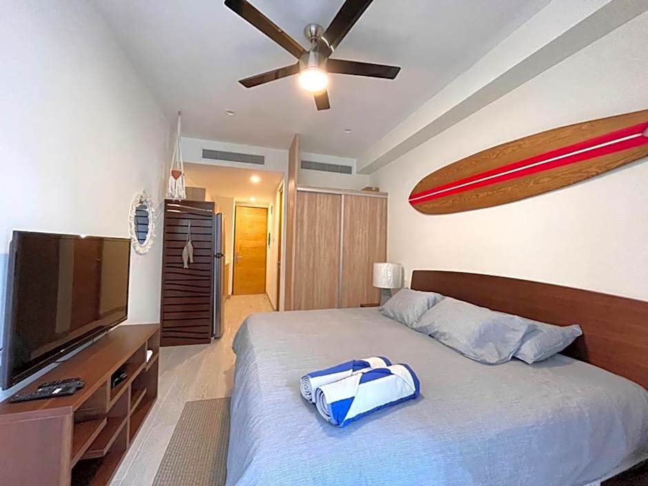 The Boat Condo by Andiani Travel