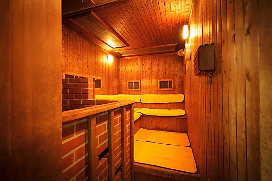 Hotel Hoho "A hotel overlooking the Echigo Plain and the Yahiko mountain range" formerly Hotel Oohashi Yakata-no-Yu