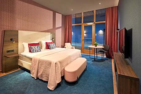 Deluxe Plus Atrium Room