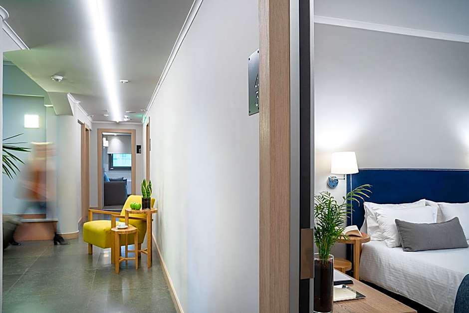 CHROMA FASHION ROOMS & APARTMENTS