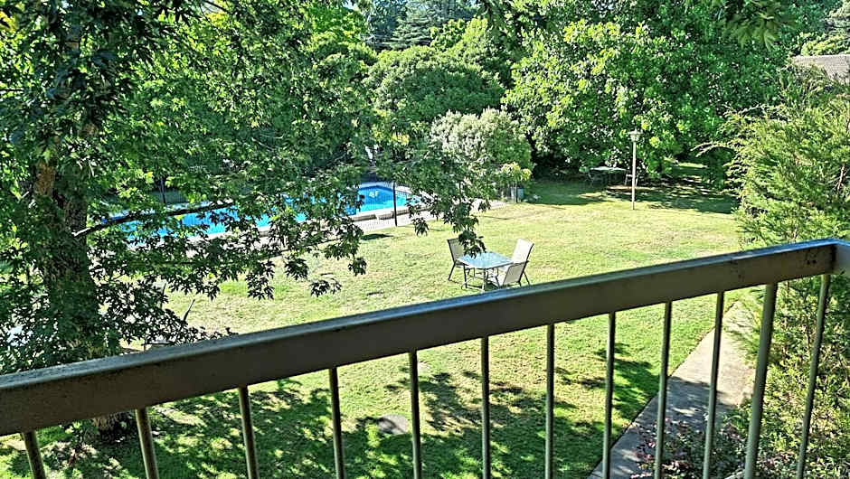 Motel Sierra - Bright