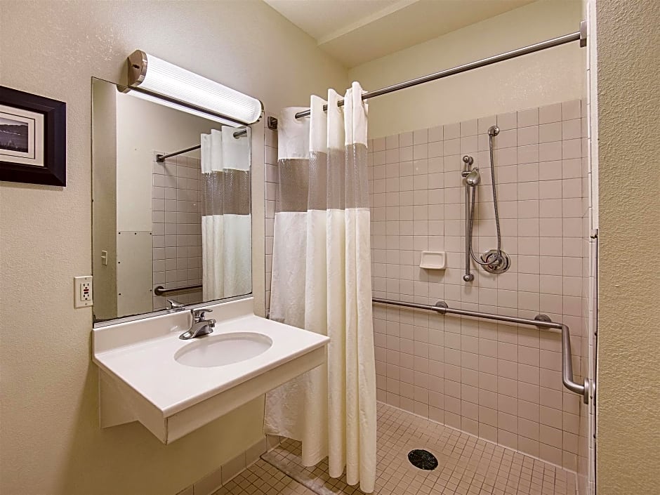 La Quinta Inn & Suites by Wyndham Central Point - Medford