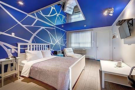 Queen Room with Spa Bath