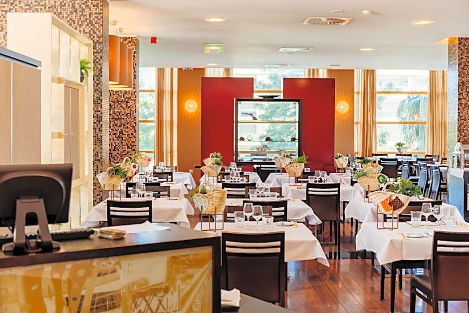 Axis Porto Business & Spa Hotel