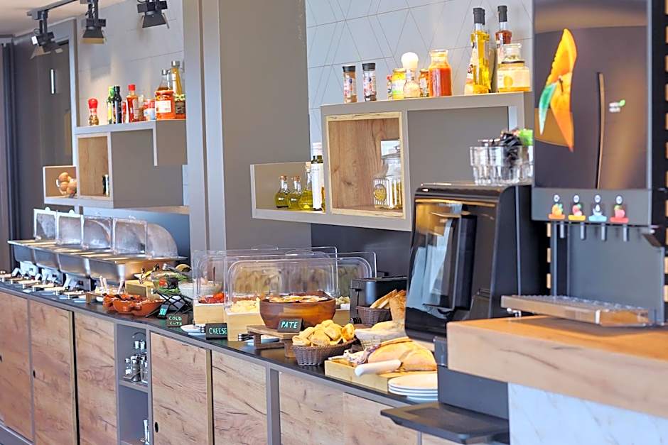 Lumière Hotel Pool & SPA