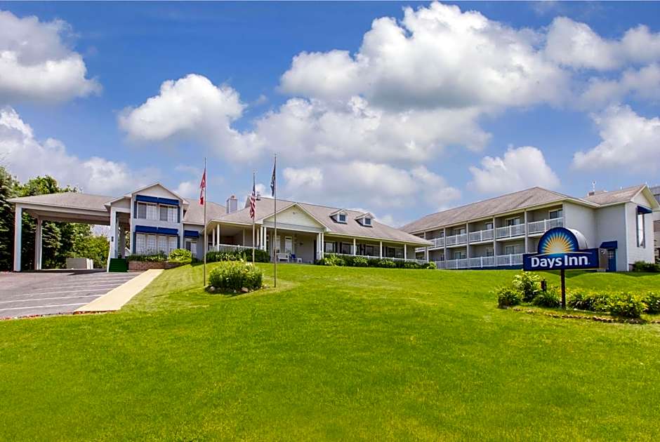 Days Inn by Wyndham Petoskey