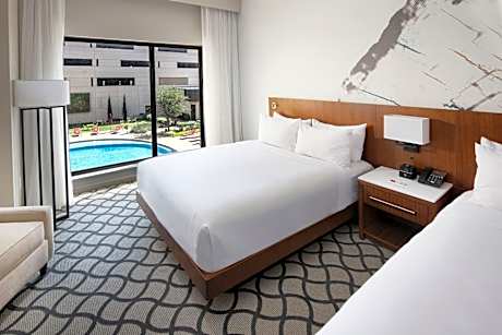 Guest room, 2 Queen, Courtyard view