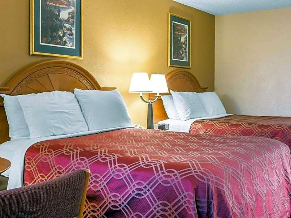 Econo Lodge Dalton
