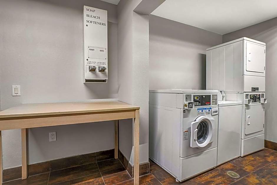 Motel 6-Montgomery, AL - Airport