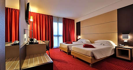 2 Single Bedsnsmkcomfort Room