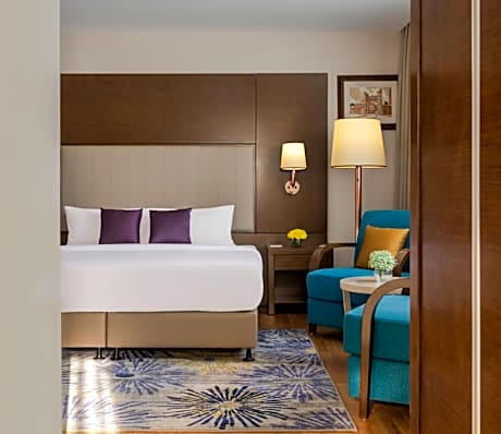 Deluxe Suite