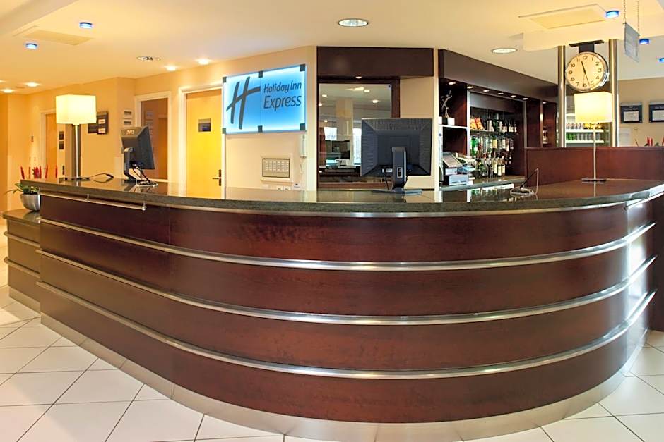 Holiday Inn Express Dunfermline By IHG