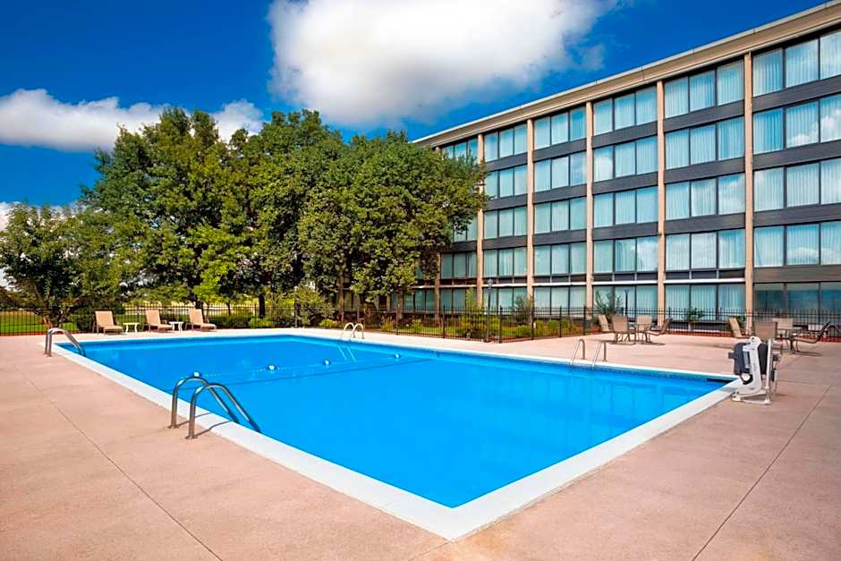 Four Points By Sheraton Kansas City Airport