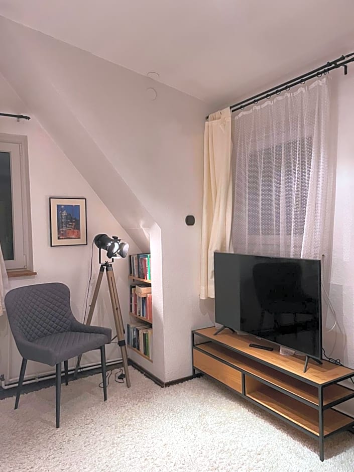 Albi Studio HH Airport – Hamburg, VA