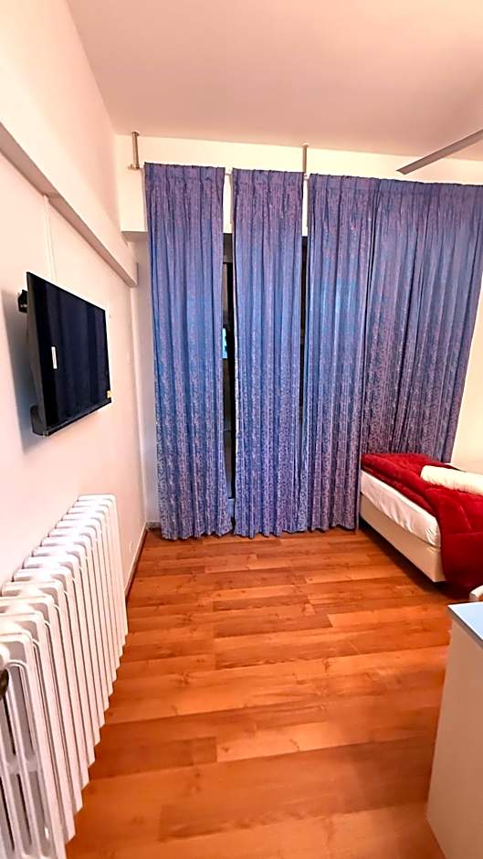 Host Roma