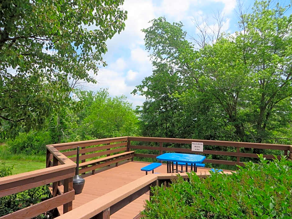 Super 8 by Wyndham Centerville