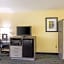 Quality Inn & Suites Civic Center