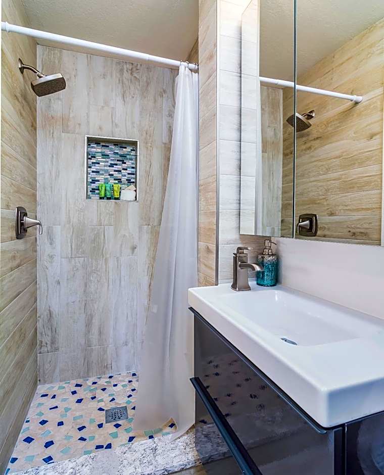 Boutique Vacation Rental Complex At Beach