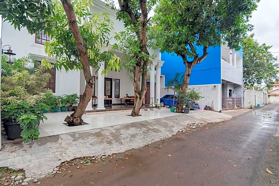 Family Homestay Syariah Cirebon Mitra RedDoorz