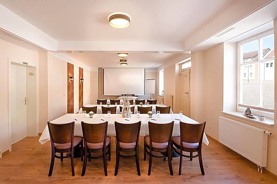 Hotel Zur Burg GmbH