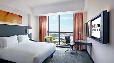 King Guest Room Lake View