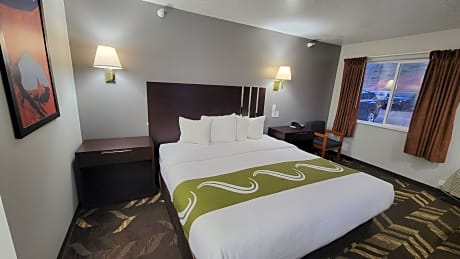 Standard King Room - Non-Smoking