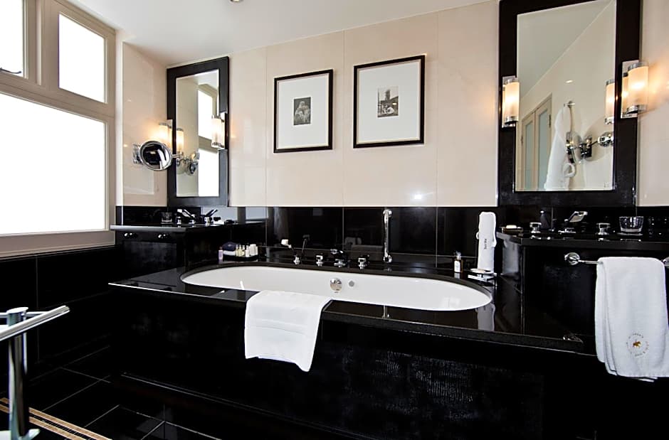 St James Hotel & Club Mayfair