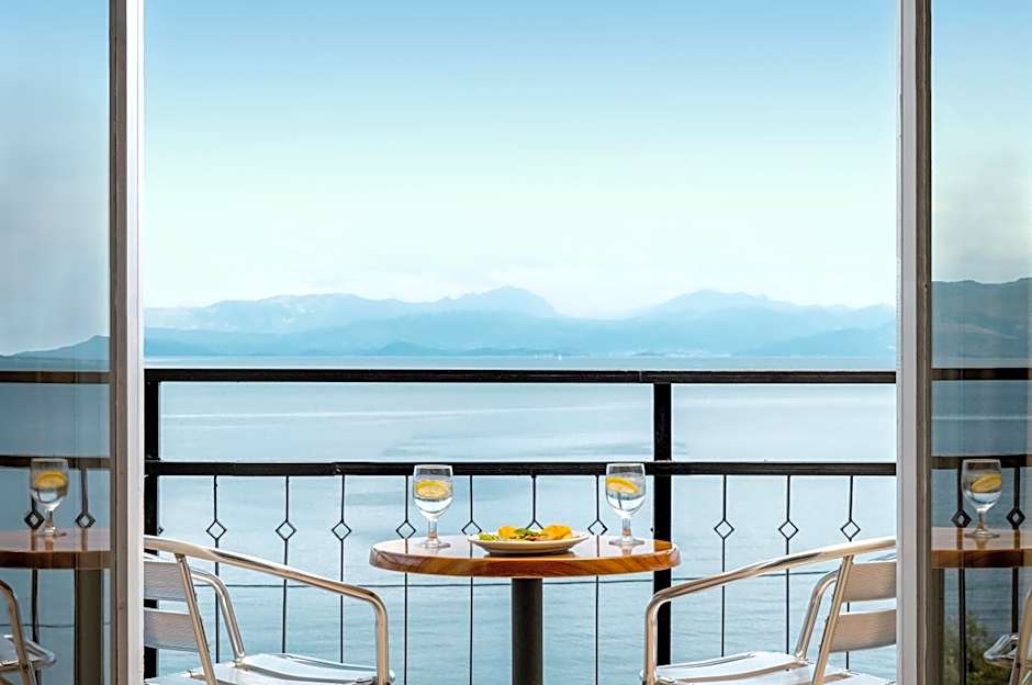 Canvas by Mitsis Belvedere