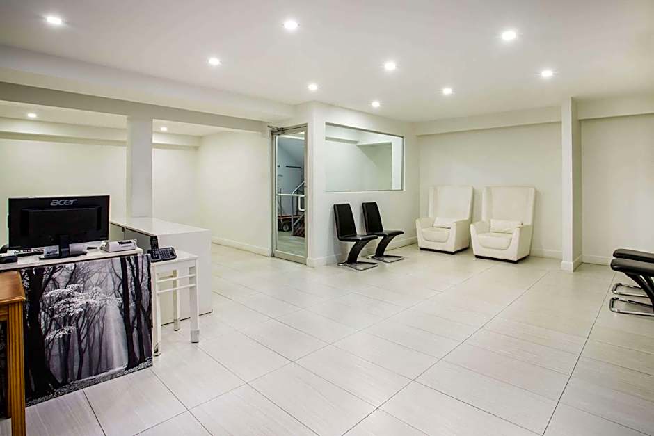 Arya Blu Inn and Suites