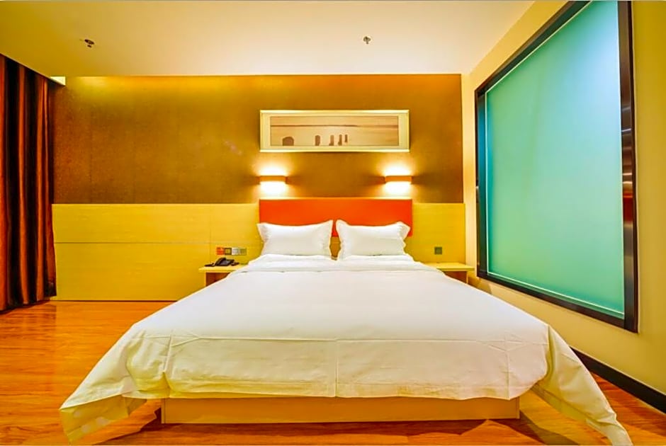 Photo 1 of 4 of Superior 1 Queen Bed