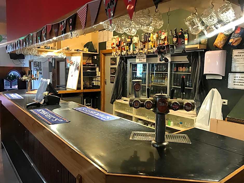 Te Puia Hot Springs Hotel