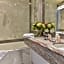Hotel Suites Unic Renoir Saint-Germain