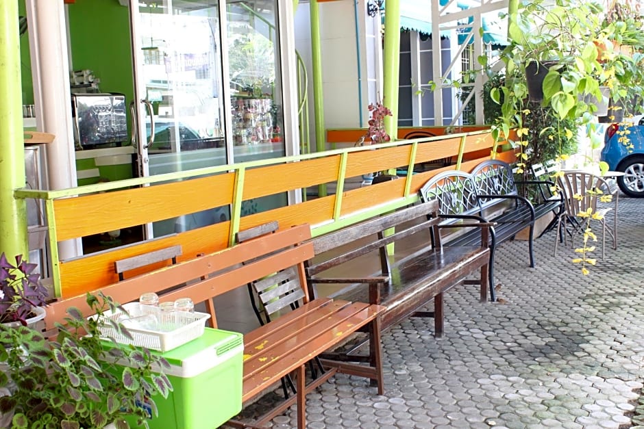 Thanyachatra Boutique.