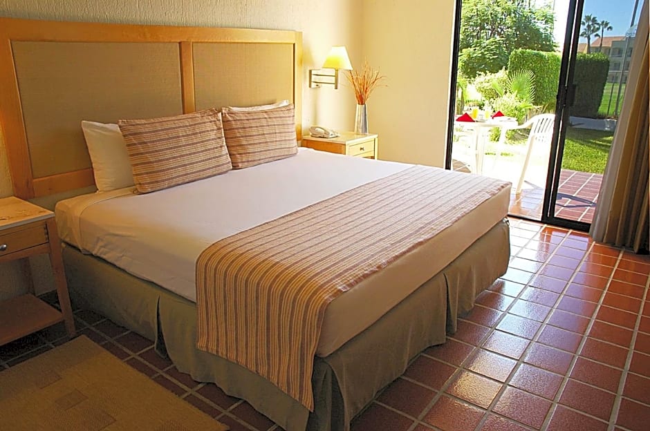 Park Royal Homestay Los Cabos