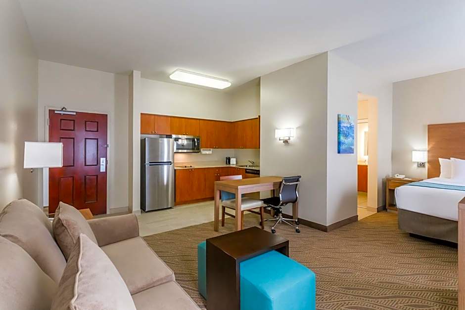 Hawthorn Extended Stay by Wyndham Naples