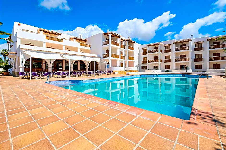 azuLine Apartamentos Can Sanso